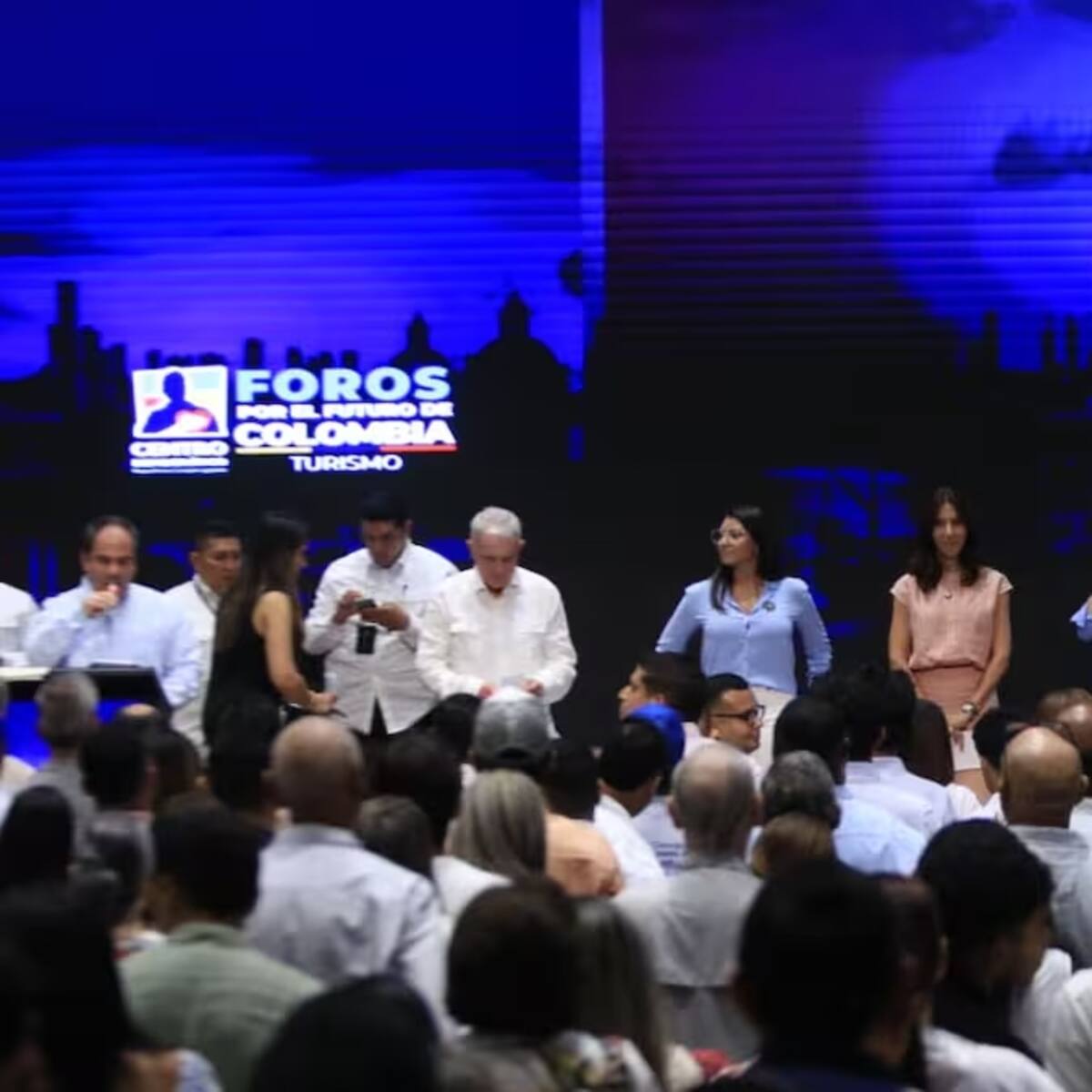 Pese a crisis interna, Centro Democrático podría definir a su candidato(s) presidencial en diciembre