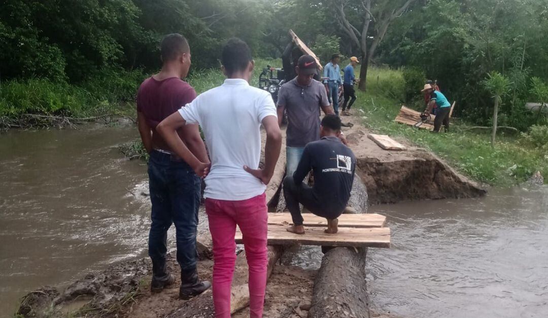 La situación más preocupante se presenta en zona rural de Hatillo de Loba en donde se reportan inundaciones, pérdida de enseres y cultivos