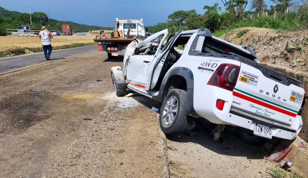 La Policía de Tránsito aseguró que el siniestro se presentó por una presunta invasión de carril de una camioneta