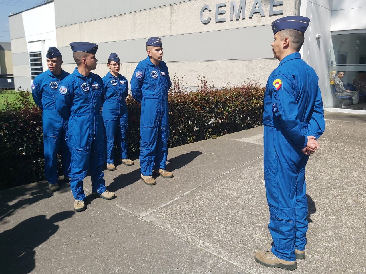 Tripulación análoga de la FAC. Caracol Radio.