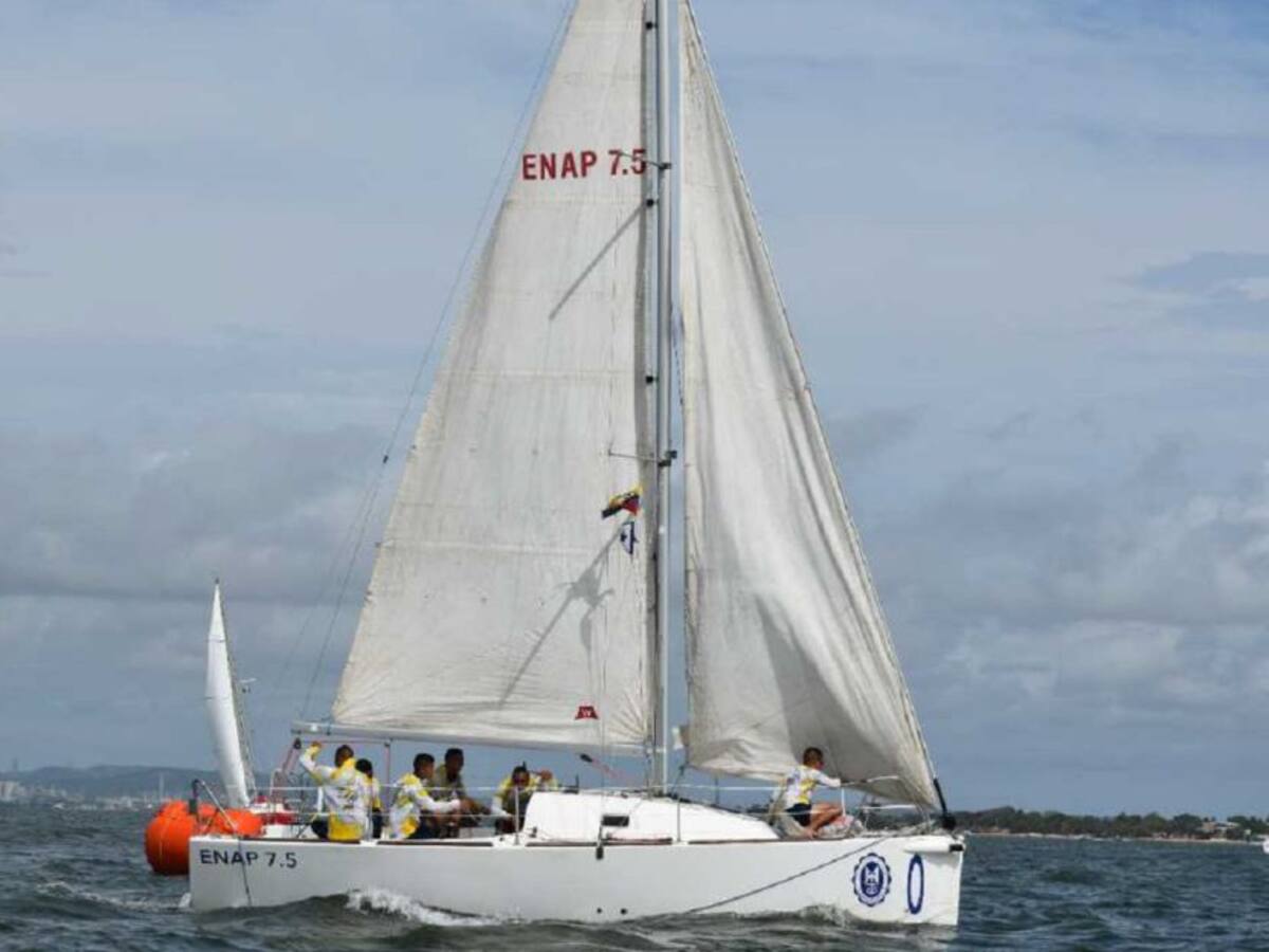 ARC “3 de Julio” ocupó primer puesto en segunda serie de regatas sabatinas