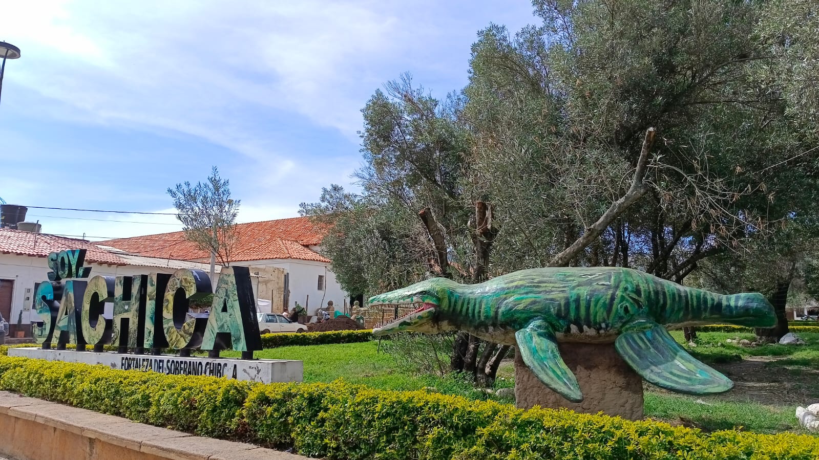 Dinosaurios de tamaño real estarán expuestos en el parque principal de Sáchica, Boyacá en esta temporada / Foto: Suministrada.