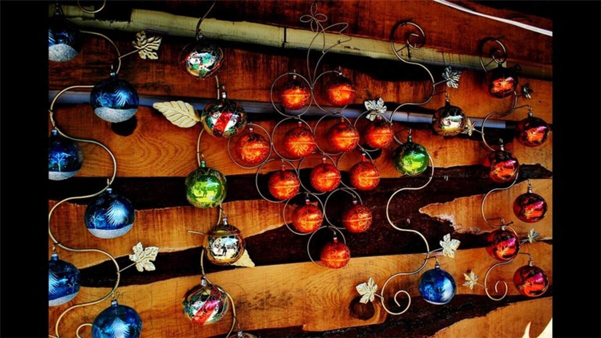 Y esta es Luisa, la hija de Juan Carlos Espinoza Chipana, frente a la cocatedral de Moquegua, Perú.