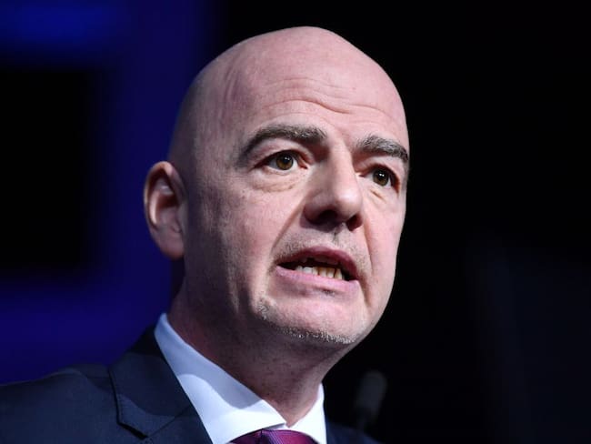 Infantino propone “nuevos formatos y menos torneos” tras coronavirus