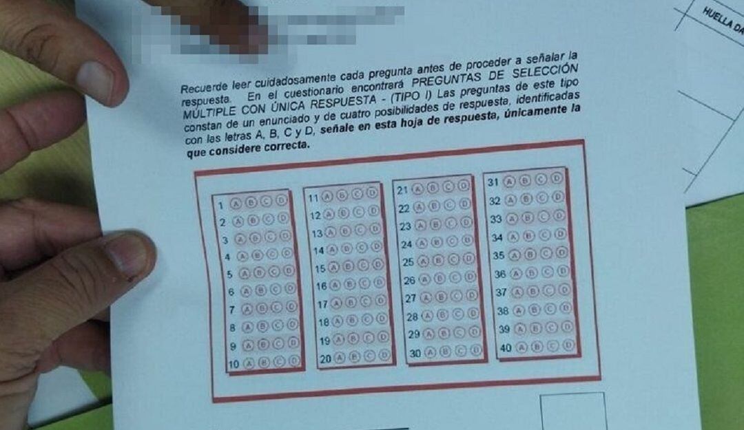 De acuerdo con varios de los aspirantes, se hallaron varios exámenes abiertos e indebidamente manipulados