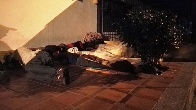Venezolanos durmiendo en las calles de Cúcuta