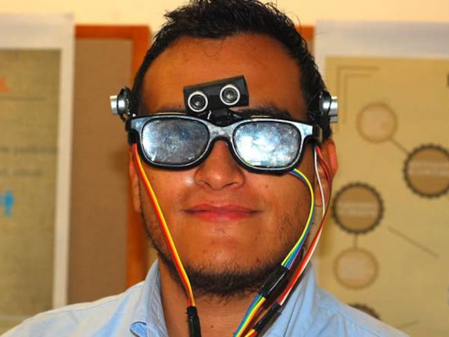 Estudiantes en Manizales diseñan gafas para personas con discapacidad visual