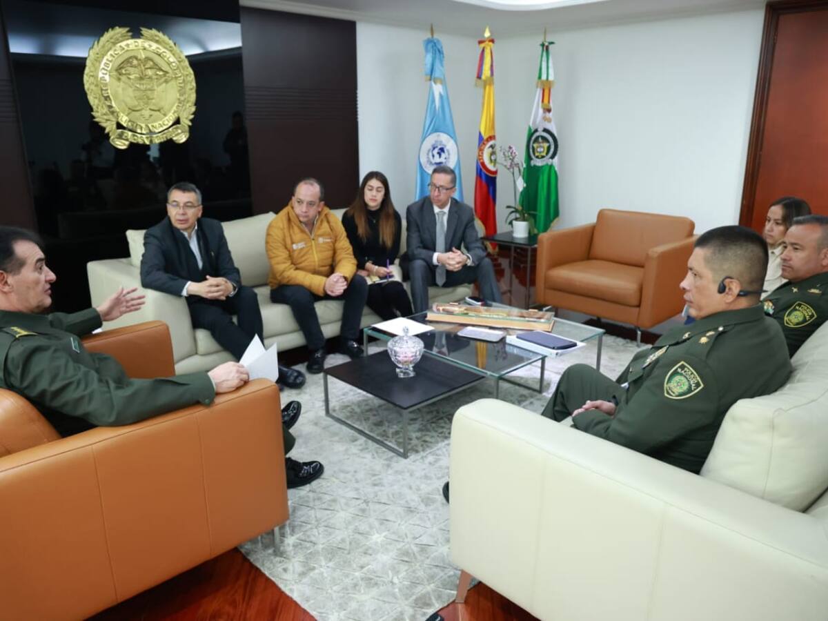 Más de 1.500 taxistas en 10 departamentos realizan jornada de manifestaciones en el país