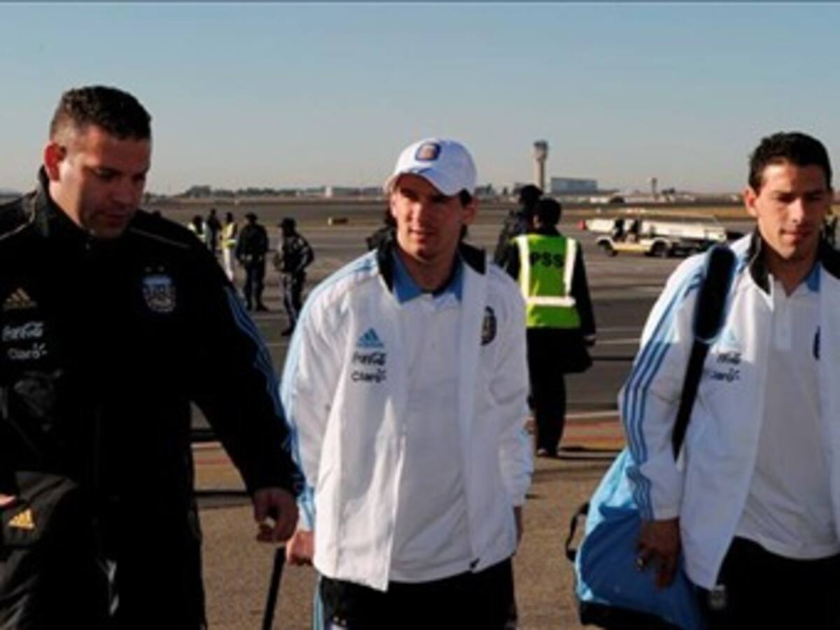 MUNDIAL/ Selección Argentina arribó a Sudáfrica