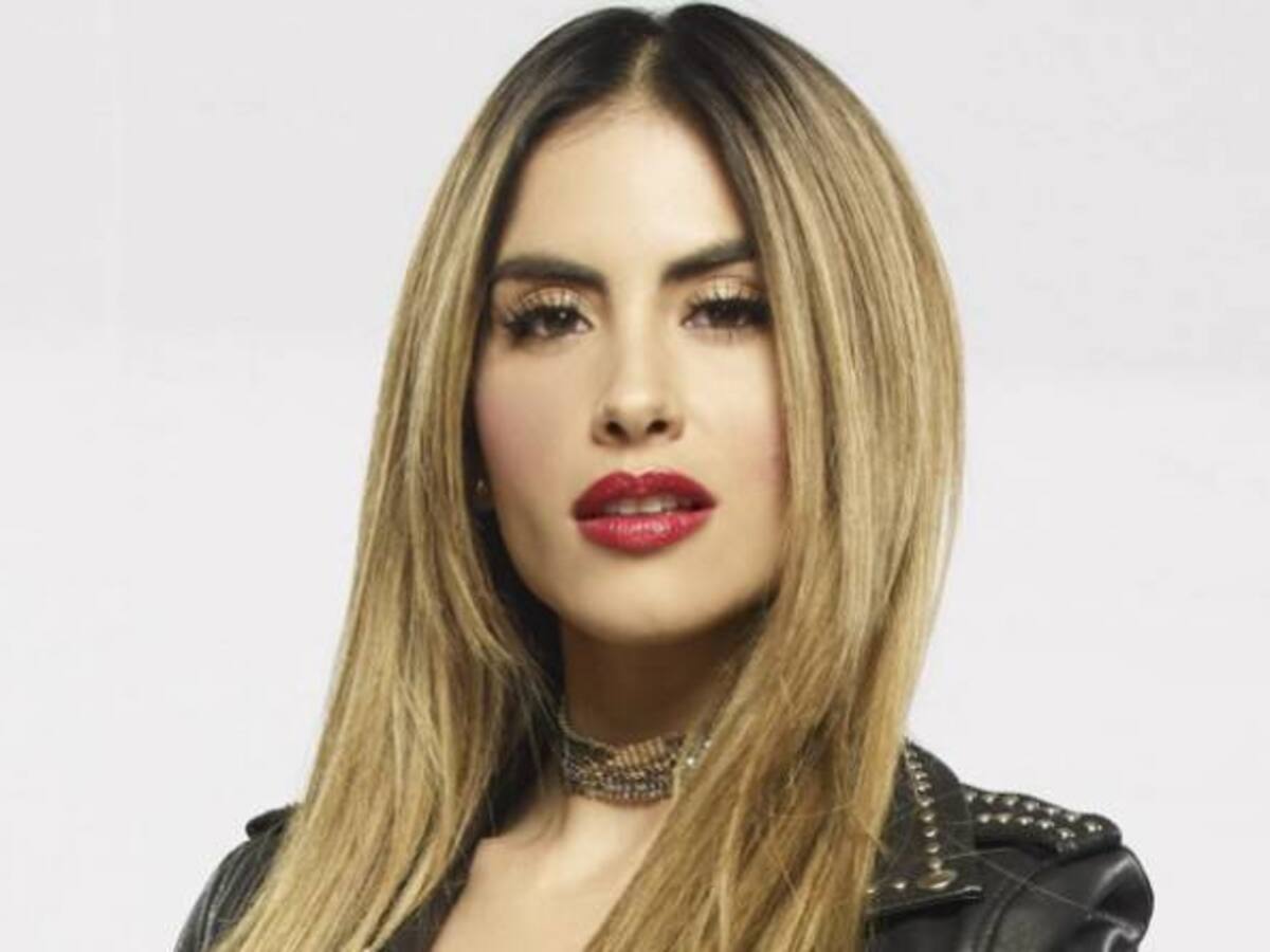 Jéssica Cediel saluda a Caracol Radio en sus 70 años