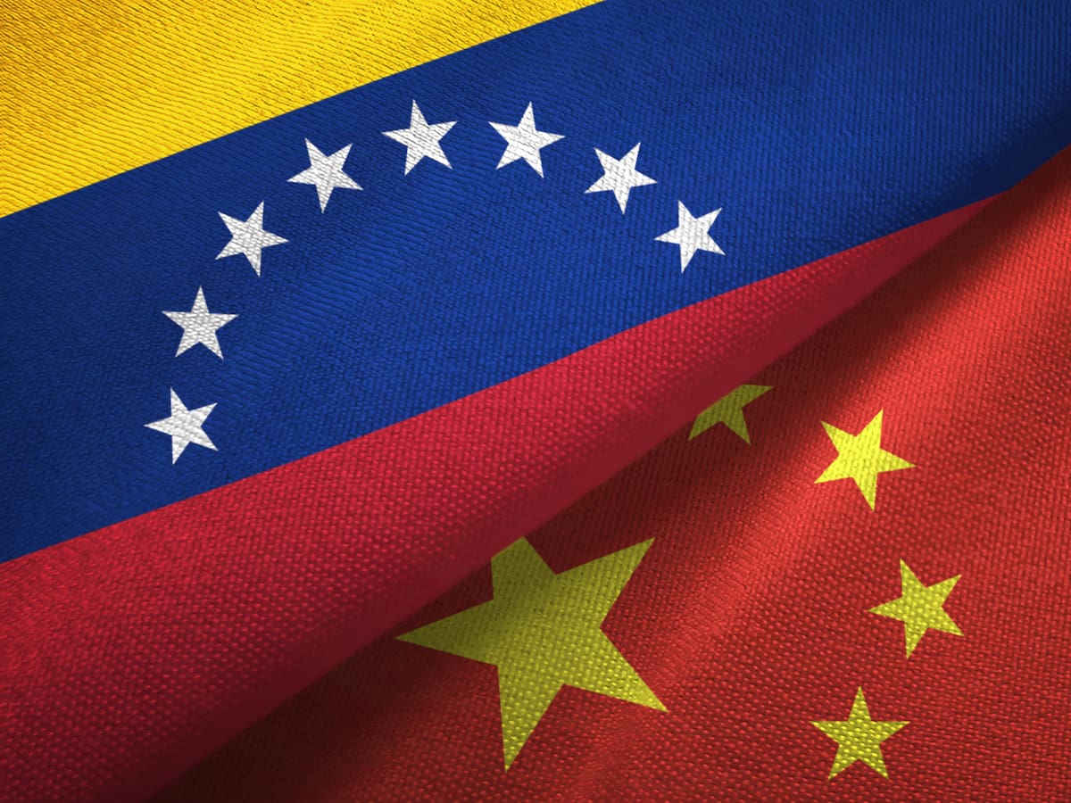 China pide a EE.UU. la liberación inmediata de Maduro y reclama una salida negociada