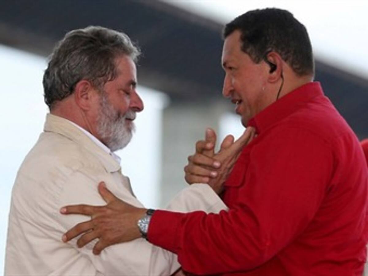 Chávez le pide ayuda a Lula ante la crisis