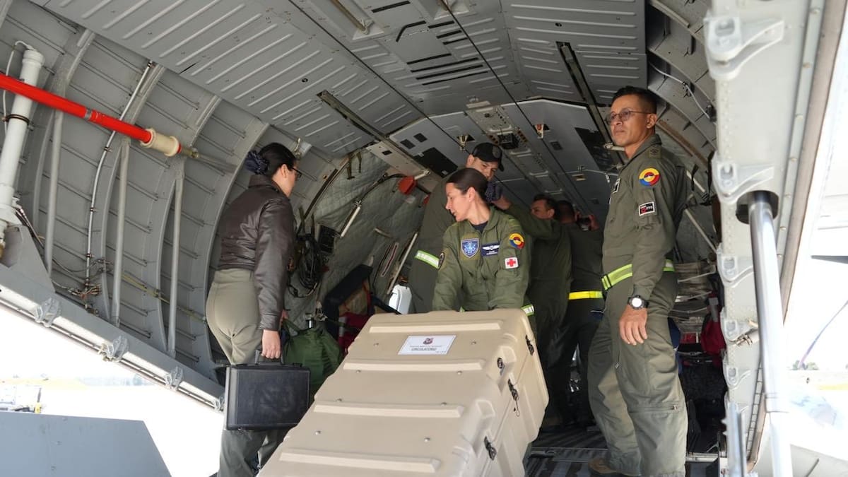 41 rescatistas de Barranquilla llegaron a Cali para apoyar a afectados por terremoto