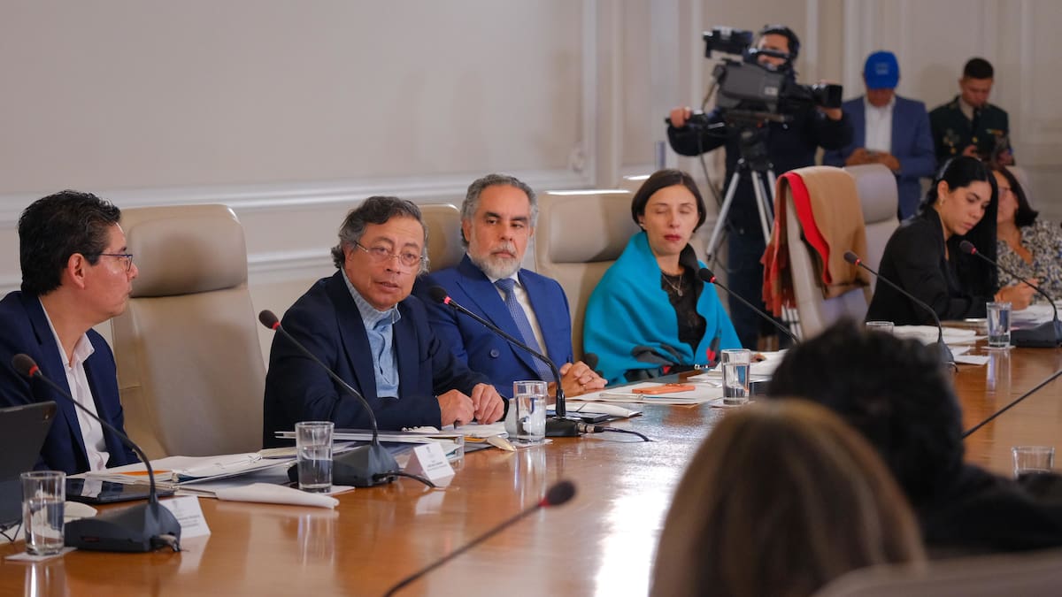 Petro vs. Camacol: El debate por el salario mínimo y su impacto en proyectos de vivienda