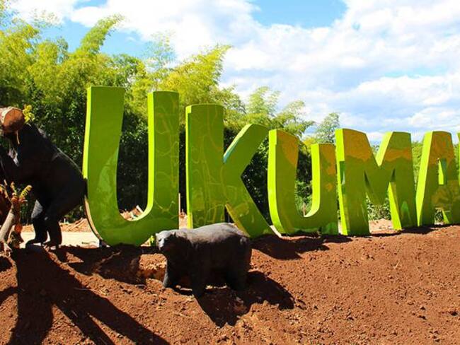 Carlos Crosthwaite, concejal y Juan Carlos Reinales, gerente del Infi Pereira