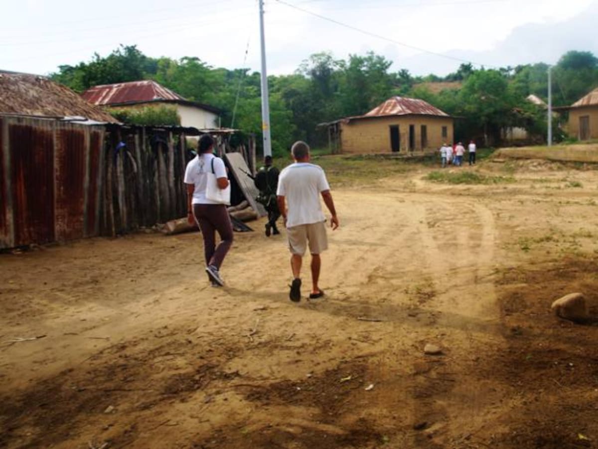 Restituyen propiedad a familia víctima de las AUC en Las Palmas, Bolívar