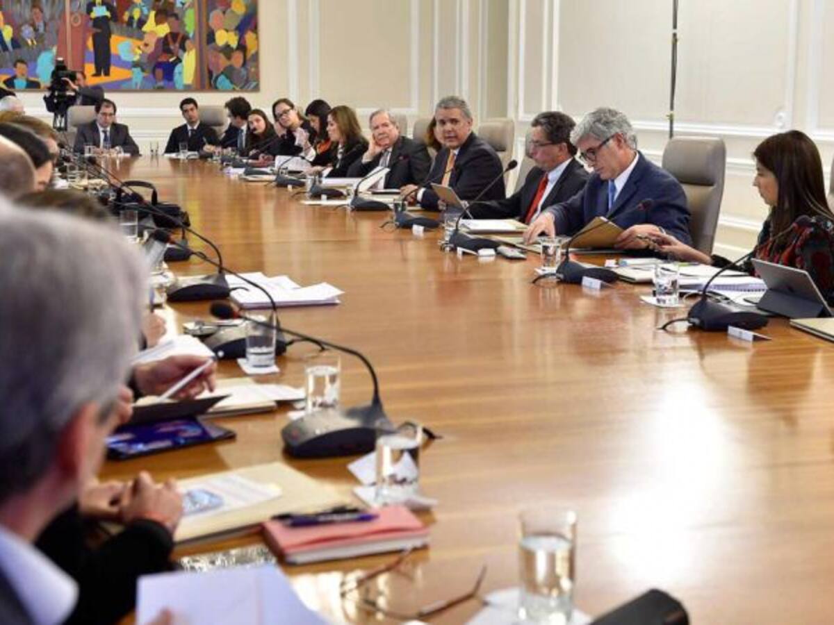 Gobierno se aprieta el cinturón y busca ahorro de $6 billones