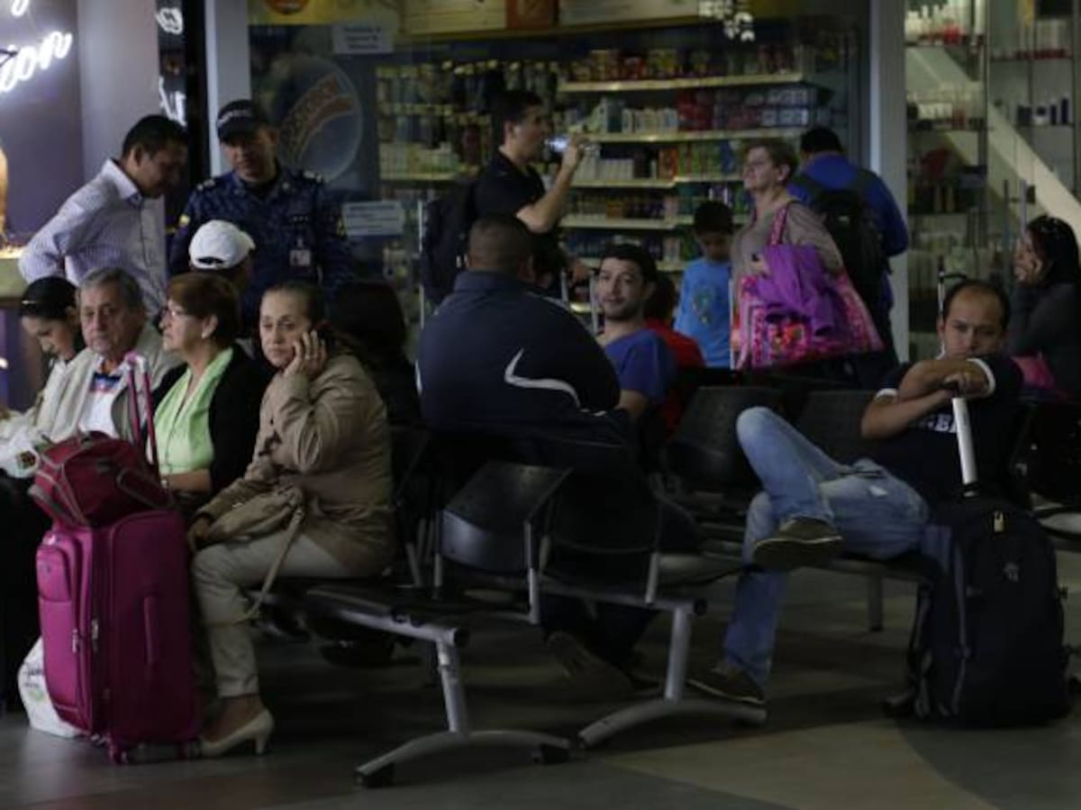 Aerocivil investiga a 35 pasajeros por mal comportamiento en El Dorado