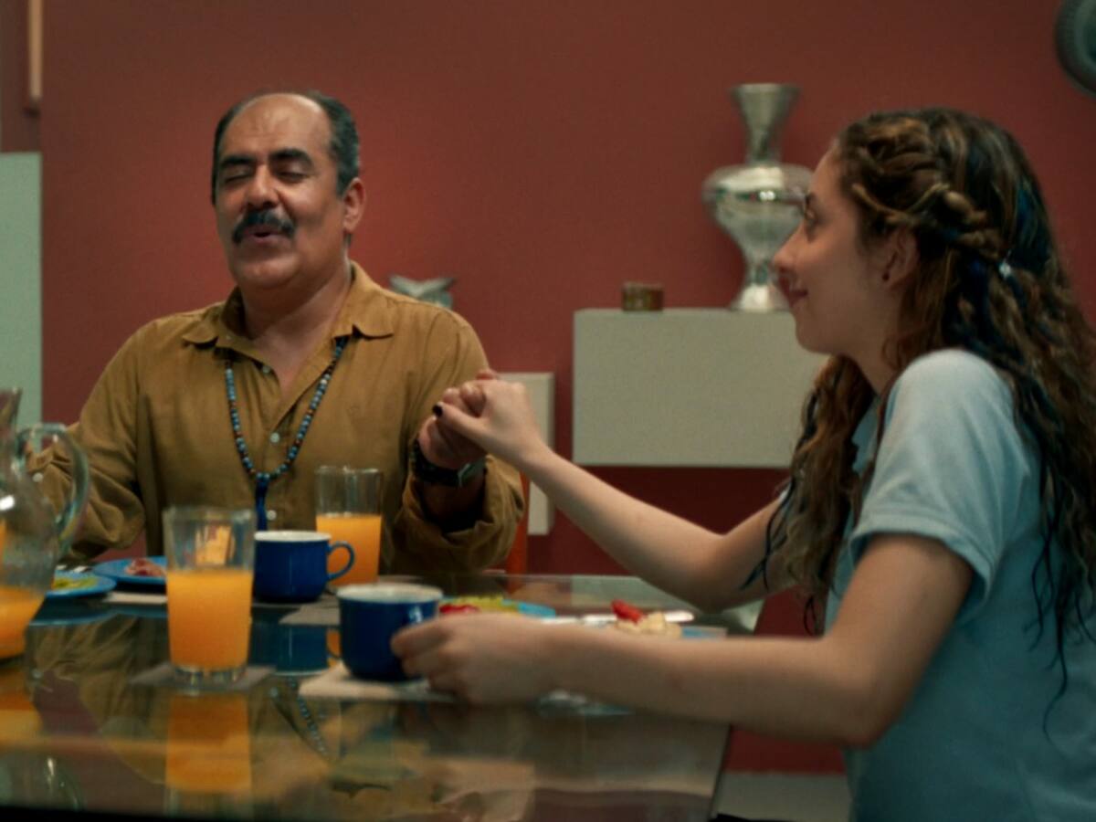 “Feliz con mi ex” la comedia que demuestra que, a veces, lo que parecía el final es solo el comienzo