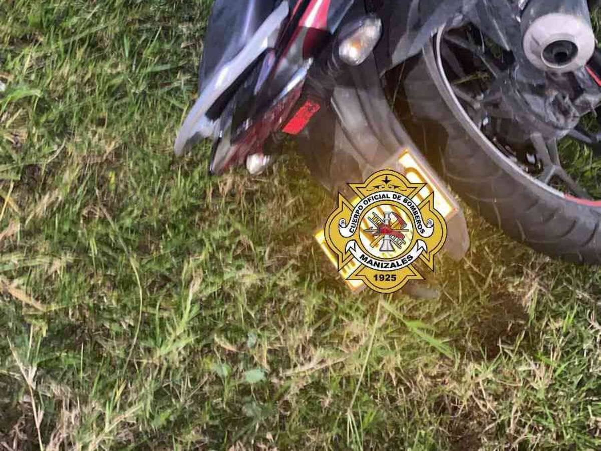 Motociclista murió luego de estrellarse contra un separador en la vía Manizales - Bogotá