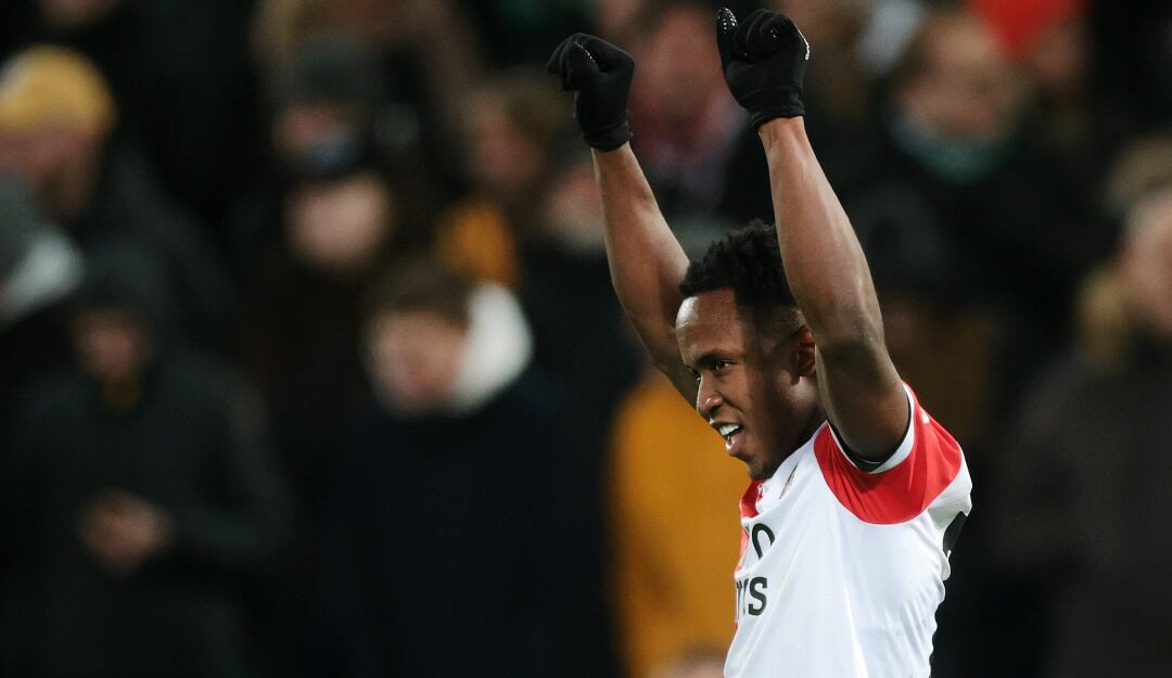 Luis Sinisterra celebra su gol número 19 con el Feyenoord.