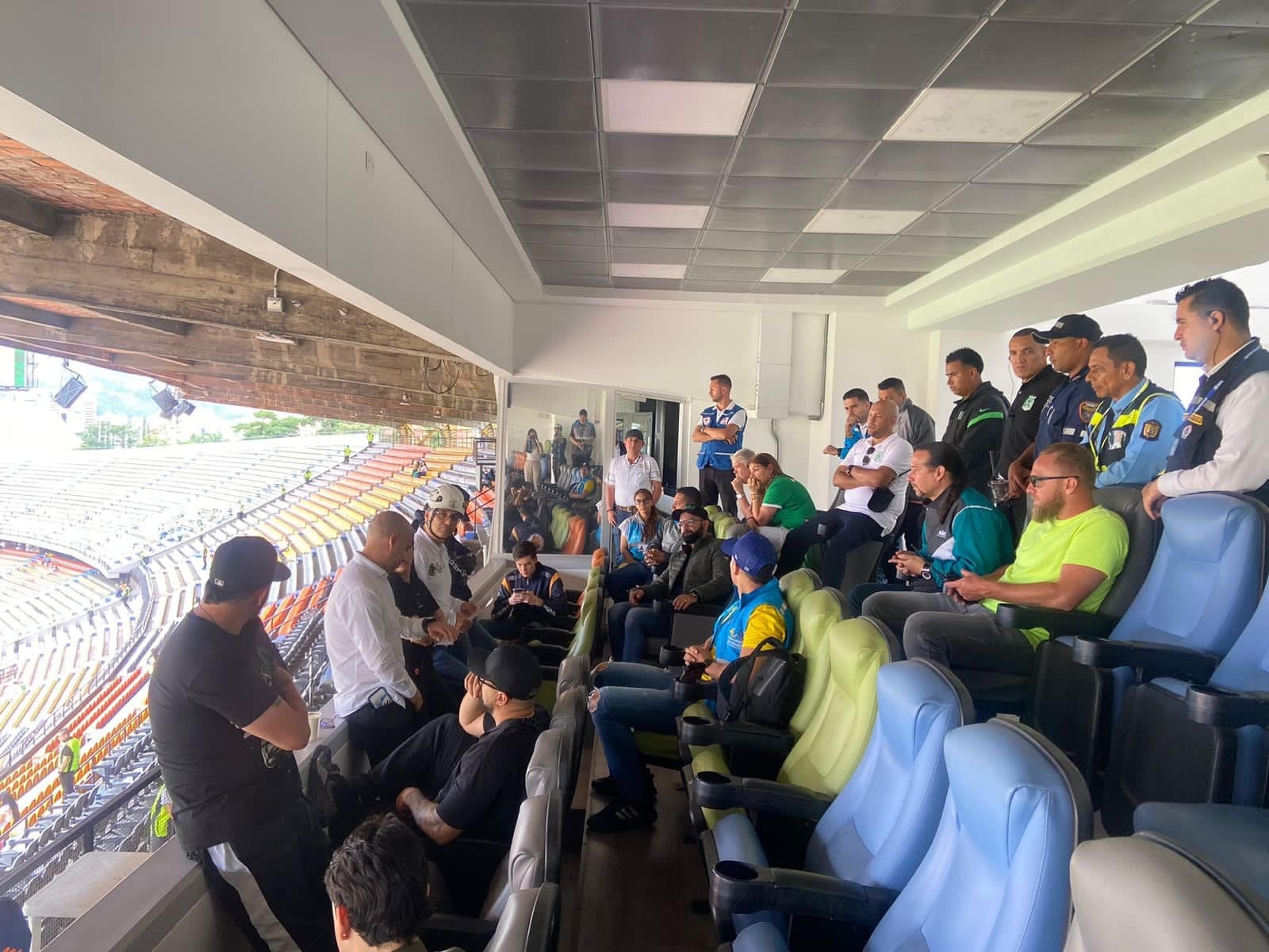 Integrantes de "Los del Sur" en reunión previa al partido entre Atlético Nacional y América de Cali que no se jugó este domingo. Foto: cortesía.