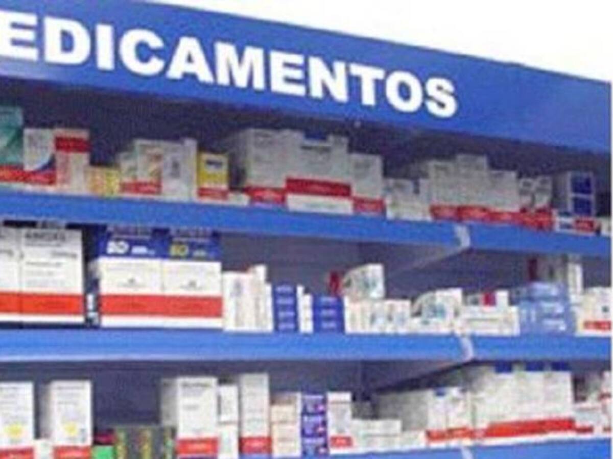 Pensionados de FF MM también sufren por retraso en medicamentos