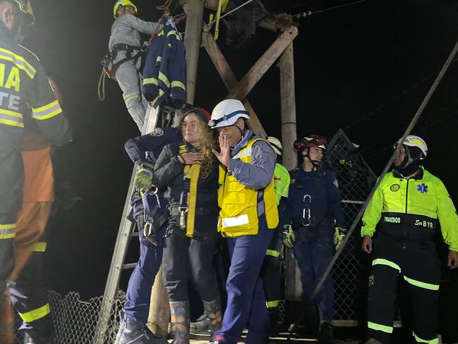 Finalizaron las labores de rescate de 5 personas de una góndola del cable aéreo en zona rural de Villamaría