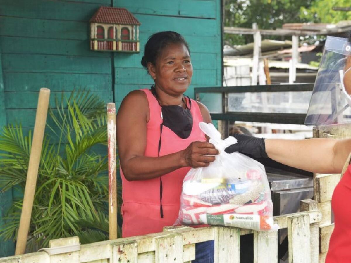 Realizan jornada de atención a familias de Chambacú en Cartagena