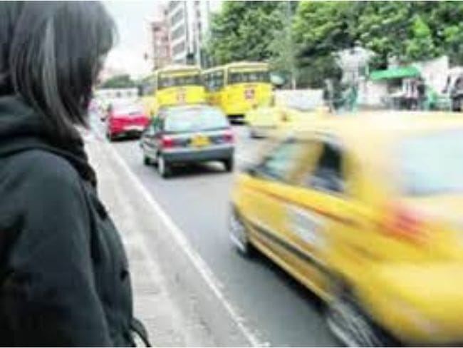 Operativos contra el paseo millonario en Bogotá: autoridades, taxis y bares fortalecen alianza.