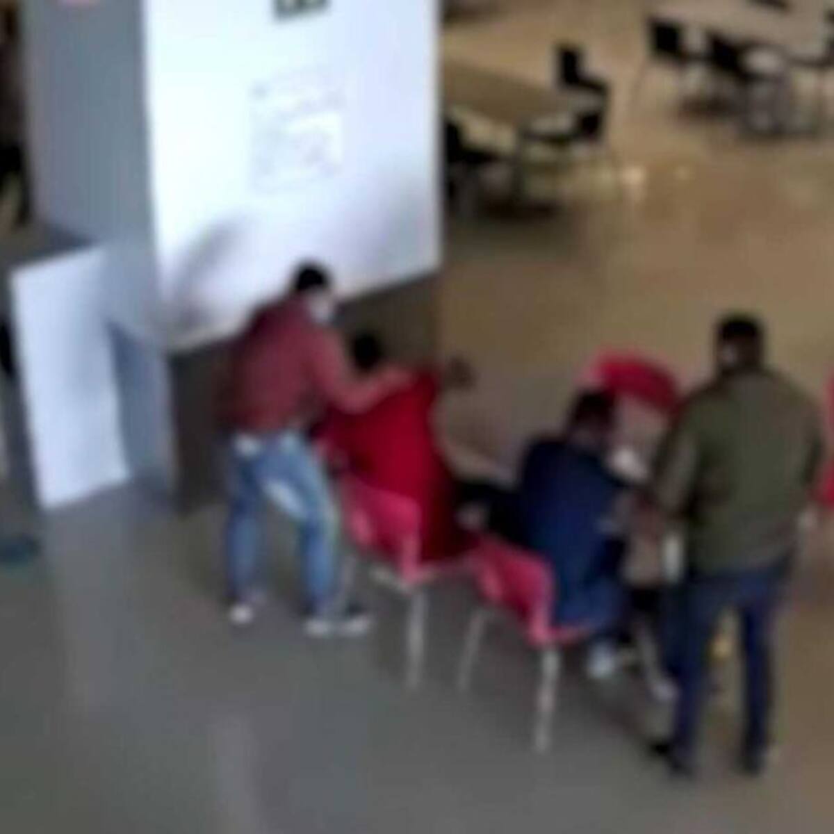 Capturaron a dos hombres y aprehenden a un menor por extorsionar en Pereira
