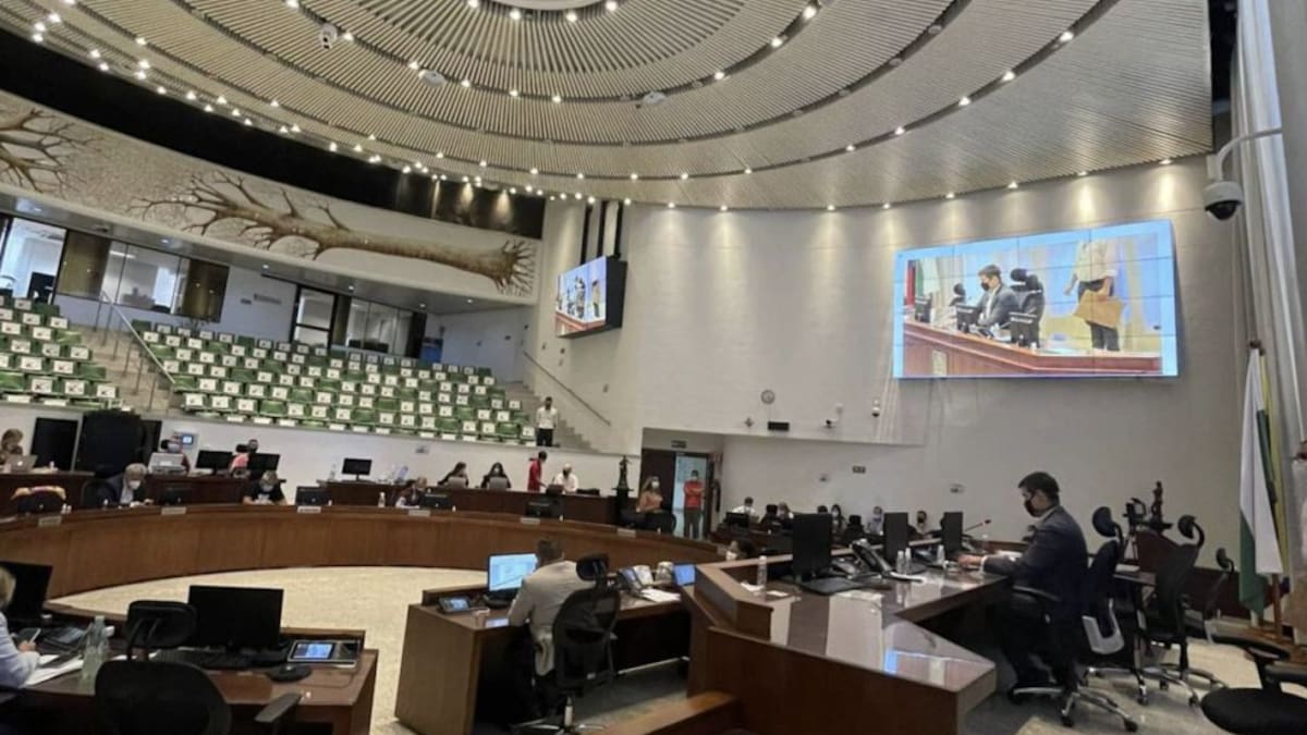 Las preguntas de los concejales de Medellín al presidente de TIGO- UNE