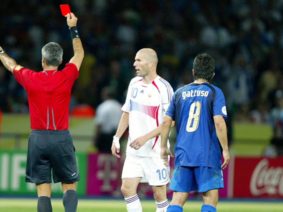 Las 'Bodas de oro' de las tarjetas amarilla y roja en el fútbol