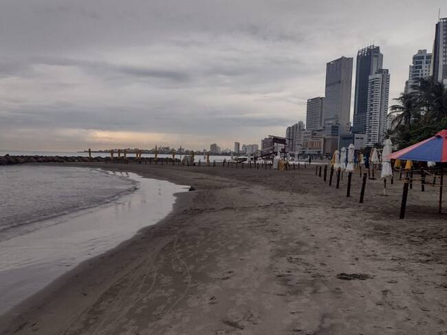 En sectores de playa como Bocagrande esperan una compensación económica