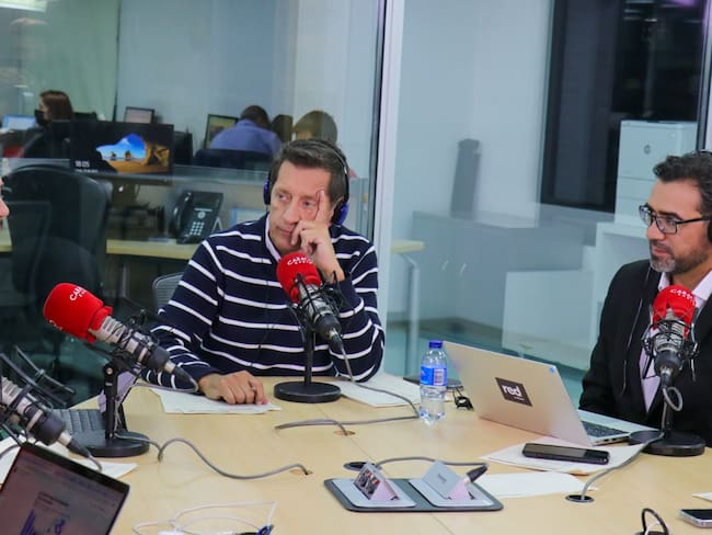 Alcalde Galán en la luciérnaga de Caracol Radio. / Foto: Caracol Radio.