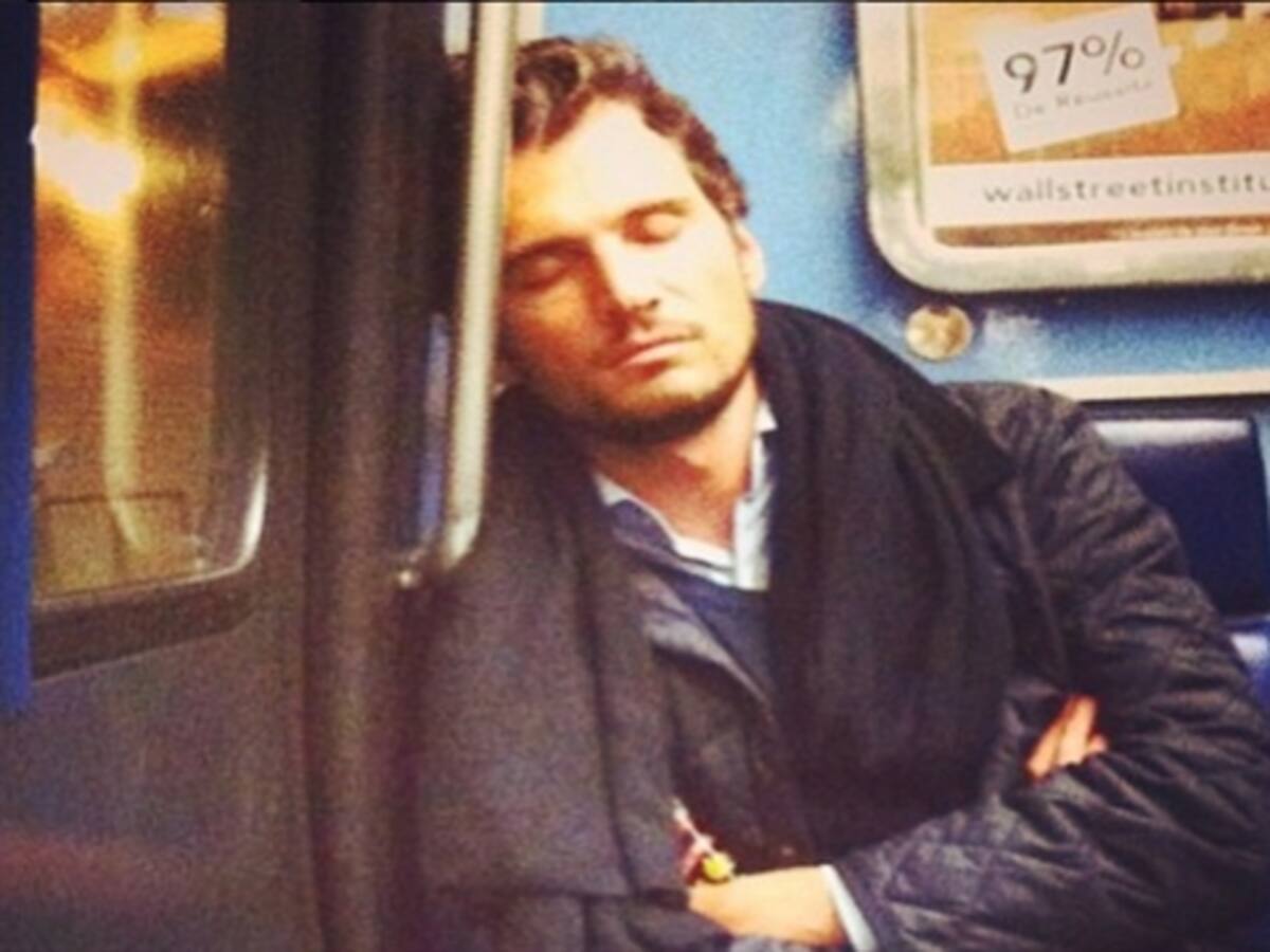 Una cuenta de Instagram publica fotos de hombres 'guapos' en París