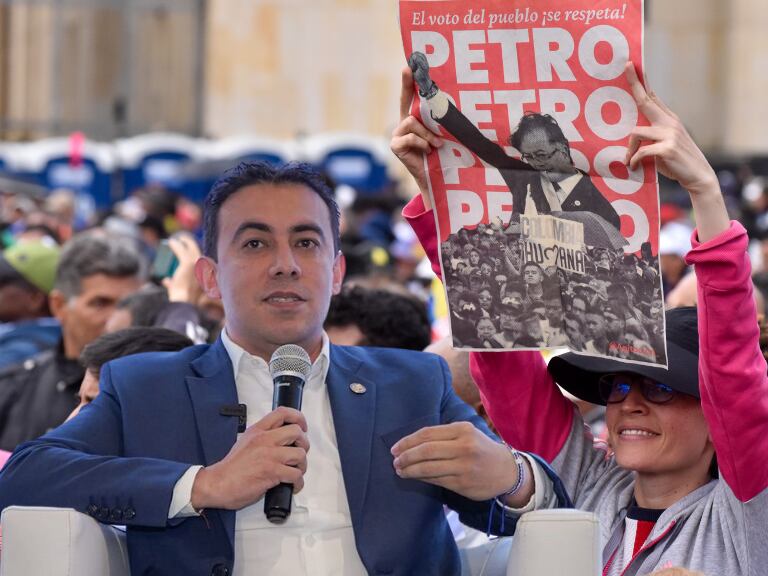 Si fracasa la consulta, fracasará también el Pacto Historio en la primera vuelta: Alexander Vega