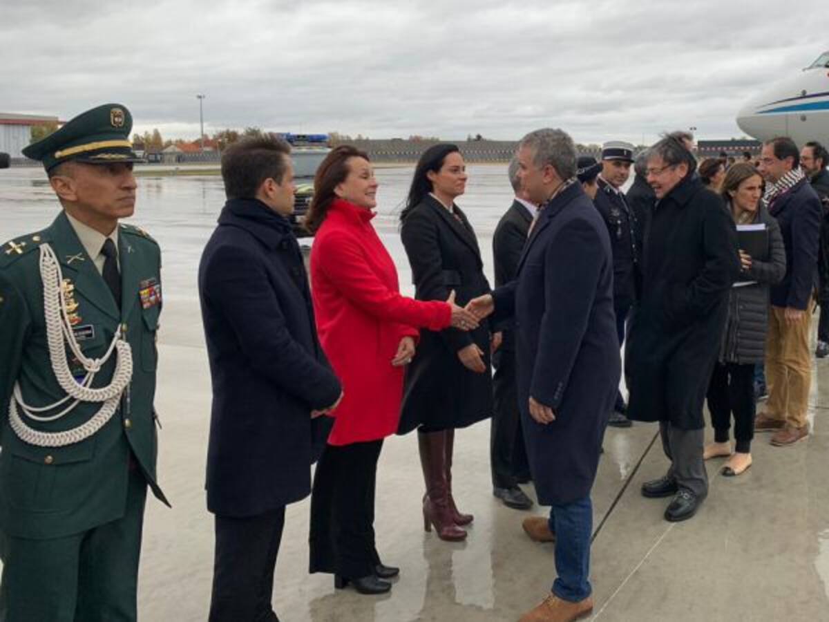 Duque llega a Francia a participar en Foro de París sobre Paz