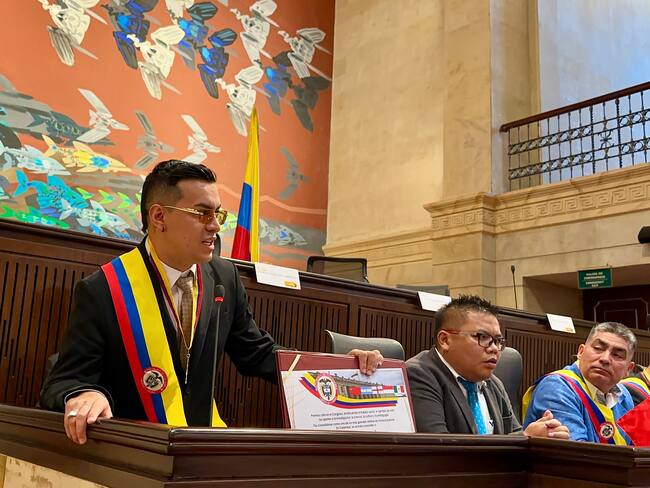 Yeison Jiménez es condecorado en el Congreso de la República