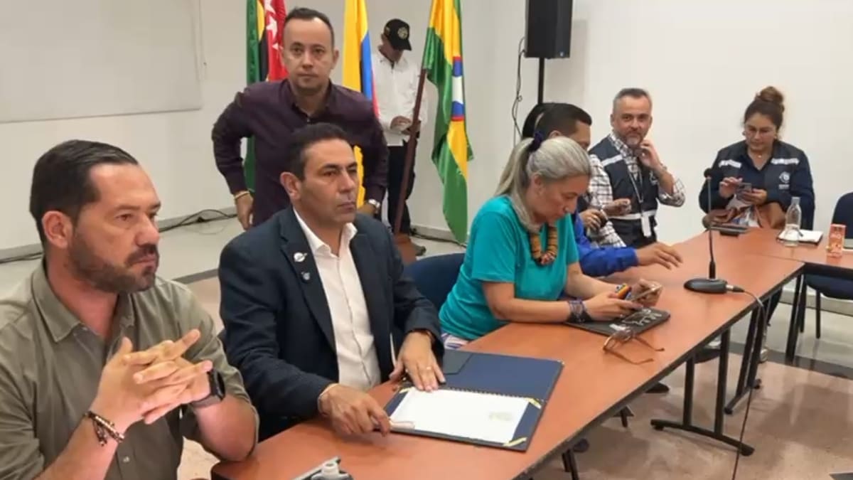 No hubo acuerdo entre mineros, campesinos y gobierno nacional y continúa el bloqueo