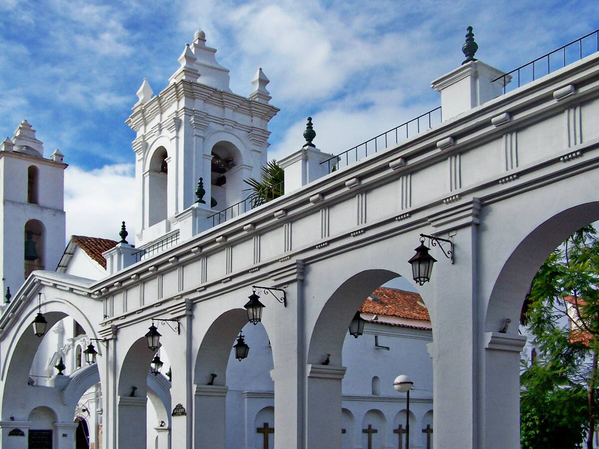 La verdadera capital de Bolivia: no es La Paz y tiene casi la misma altura de Bogotá