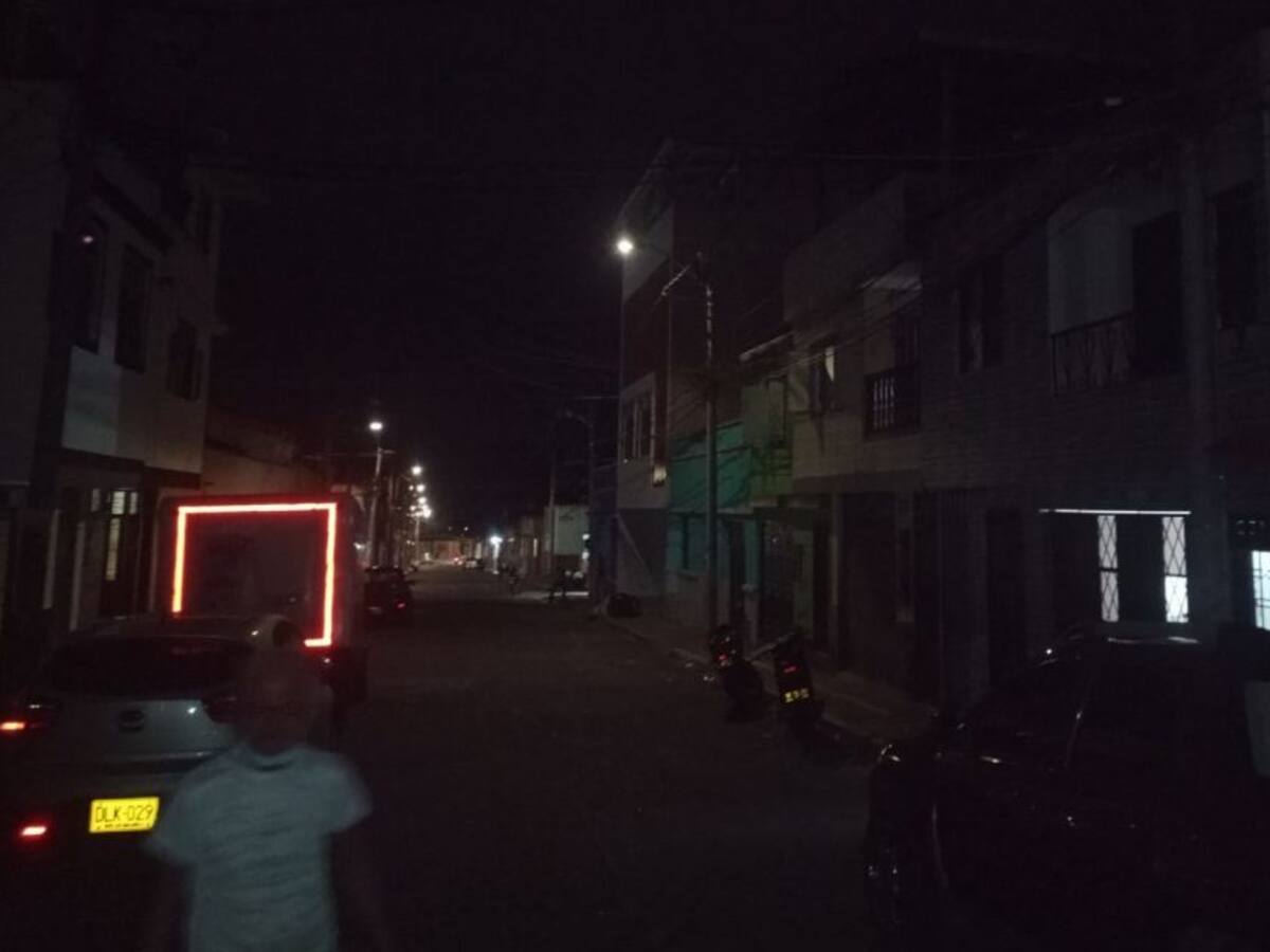 Piden arreglar alumbrado público en el barrio Girardot