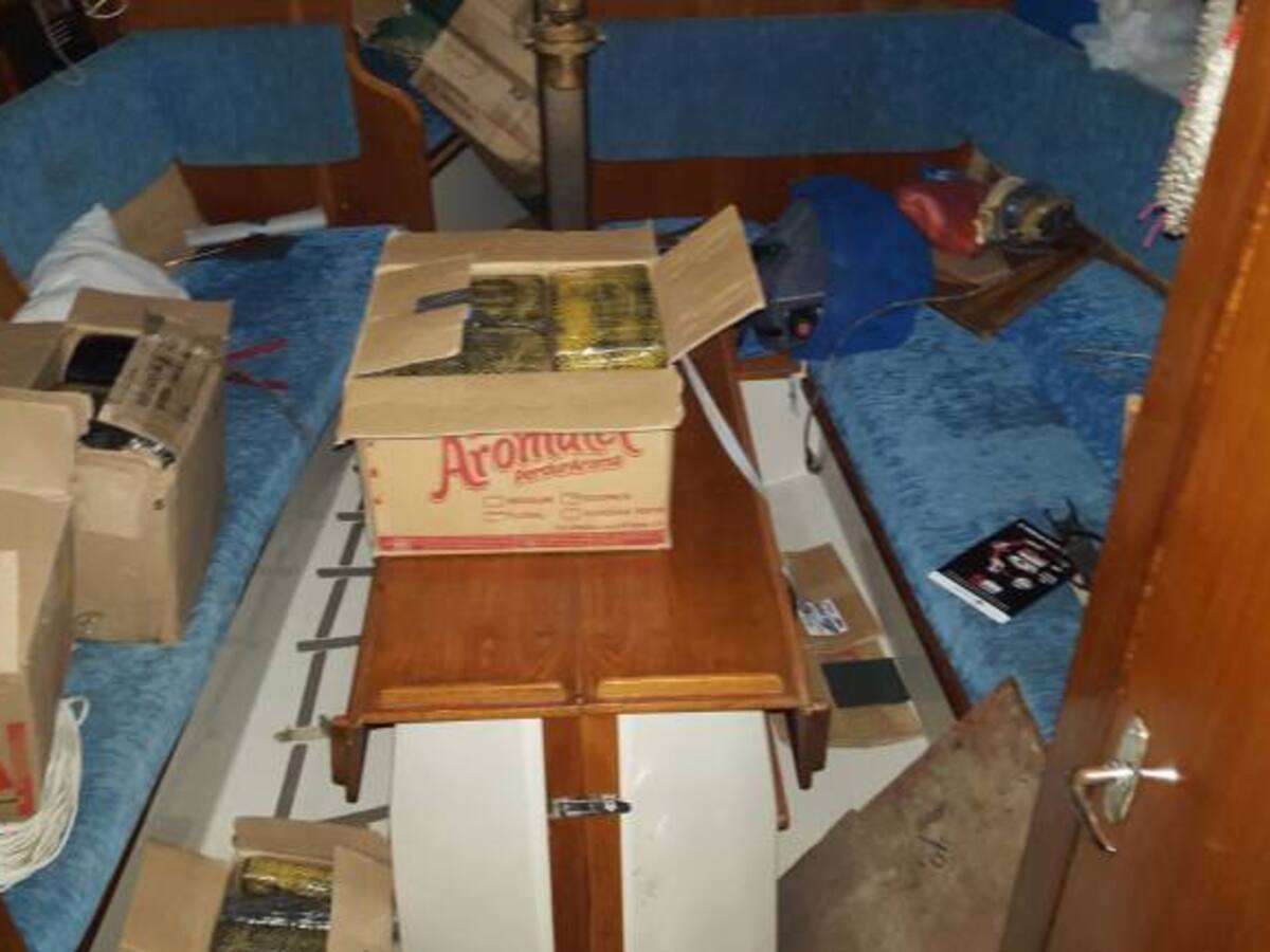 Armada Nacional y CTI incautan cocaína en un velero en Cartagena