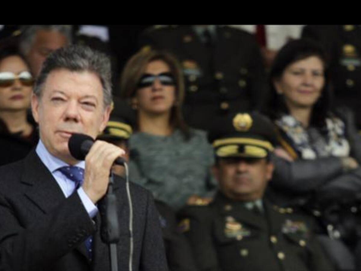Santos dice que la mayoría de soldados y policías están con la paz
