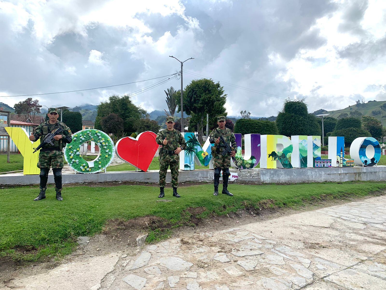 Ejército preparado para apoyar emergencias en zona de influencia del Nevado del Ruíz.