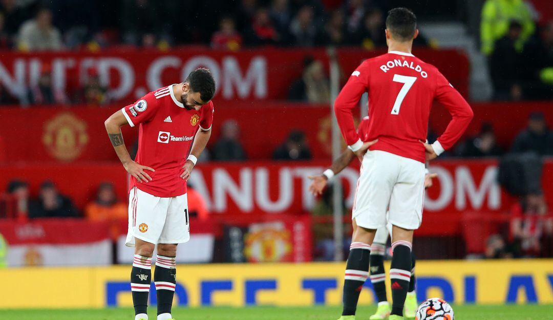 Cristiano Ronaldo y Bruno Fernandes no encuentran respuesta ante el asedio goleador del Liverpool.
