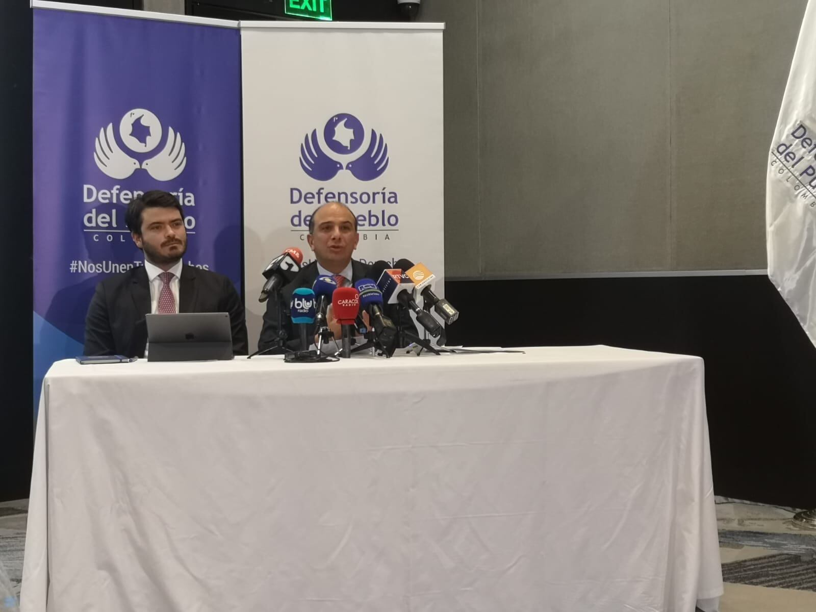 Defensor Carlos Camargo.