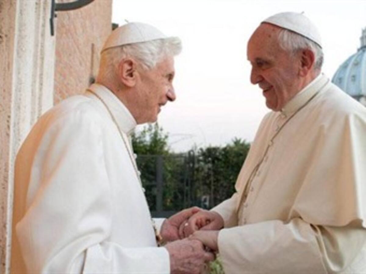 Partida de Benedicto XVI y llegada del Papa Francisco renovó la Iglesia