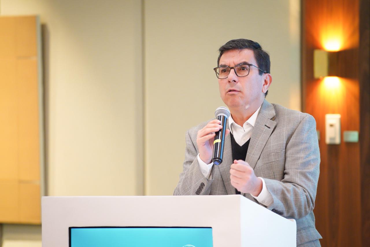 Manuel Maiguashca insistió en acelerar los proyectos de generación y fortalecer la institucionalidad para evitar un riesgo energético mayor. | Foto: Caracol Radio