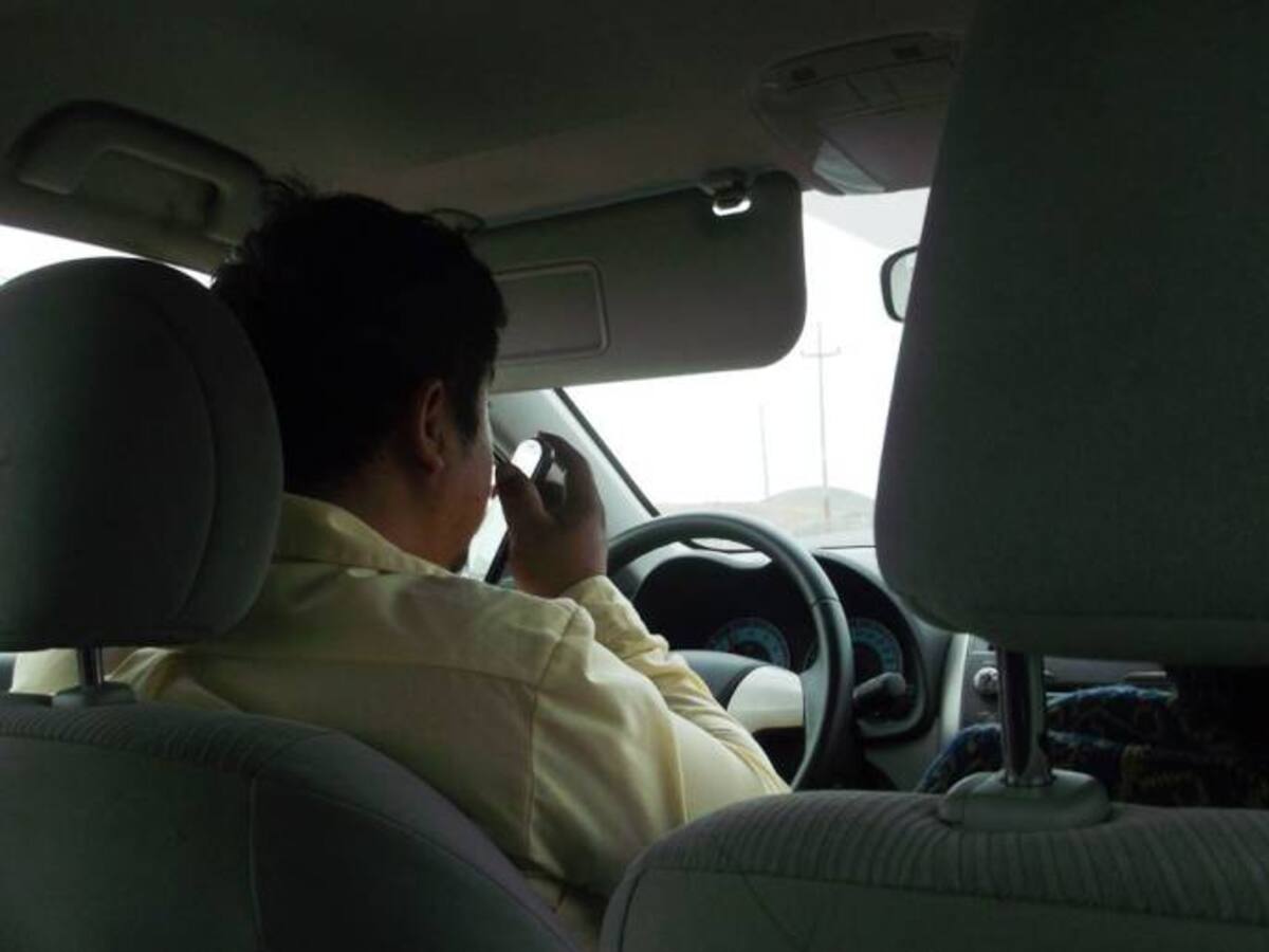 Se incrementan sanciones por uso de celular mientras conducen en Cartagena